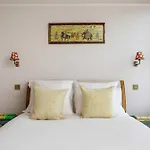 Veeve - Idyllic Elegance